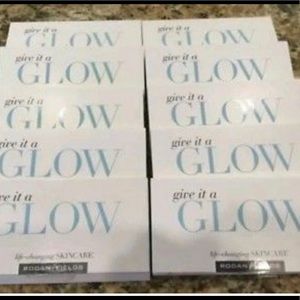Rodan + Fields Give it a glow samples